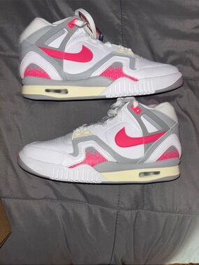 Nike men’s  White & Hot Pink High-Top Sneakers Air Tech Challenge 2